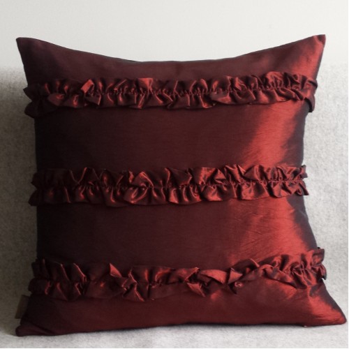 Silk look - Ruffles - cushion - square - red 
