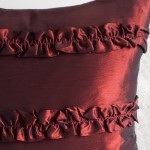 Silk look - Ruffles - cushion - square - red 